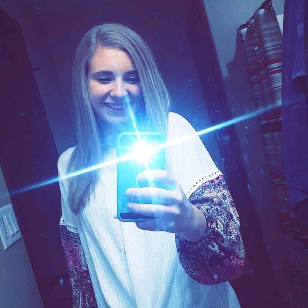 Meet your Posher, Magen alexis